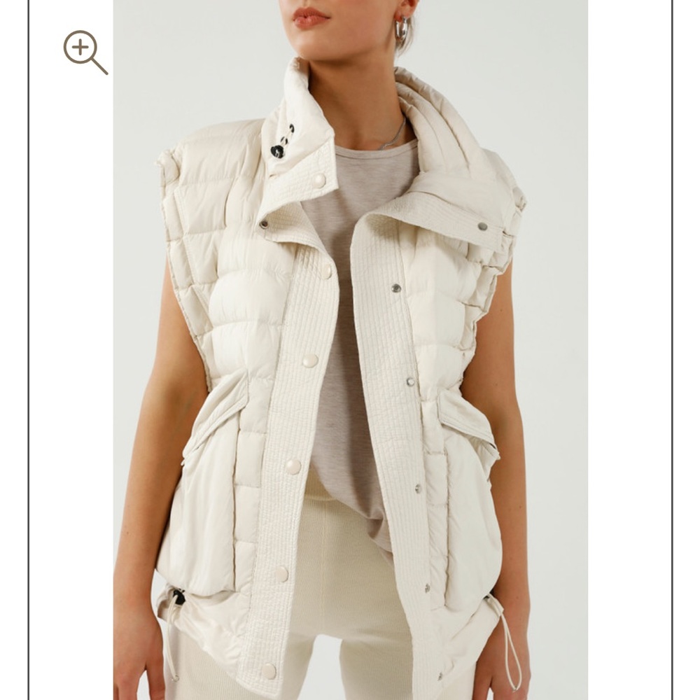 NWT Toast Society Juna Vest in Ivory